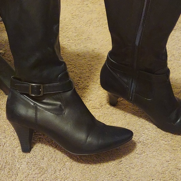 Womens boots - Picture 2 of 2